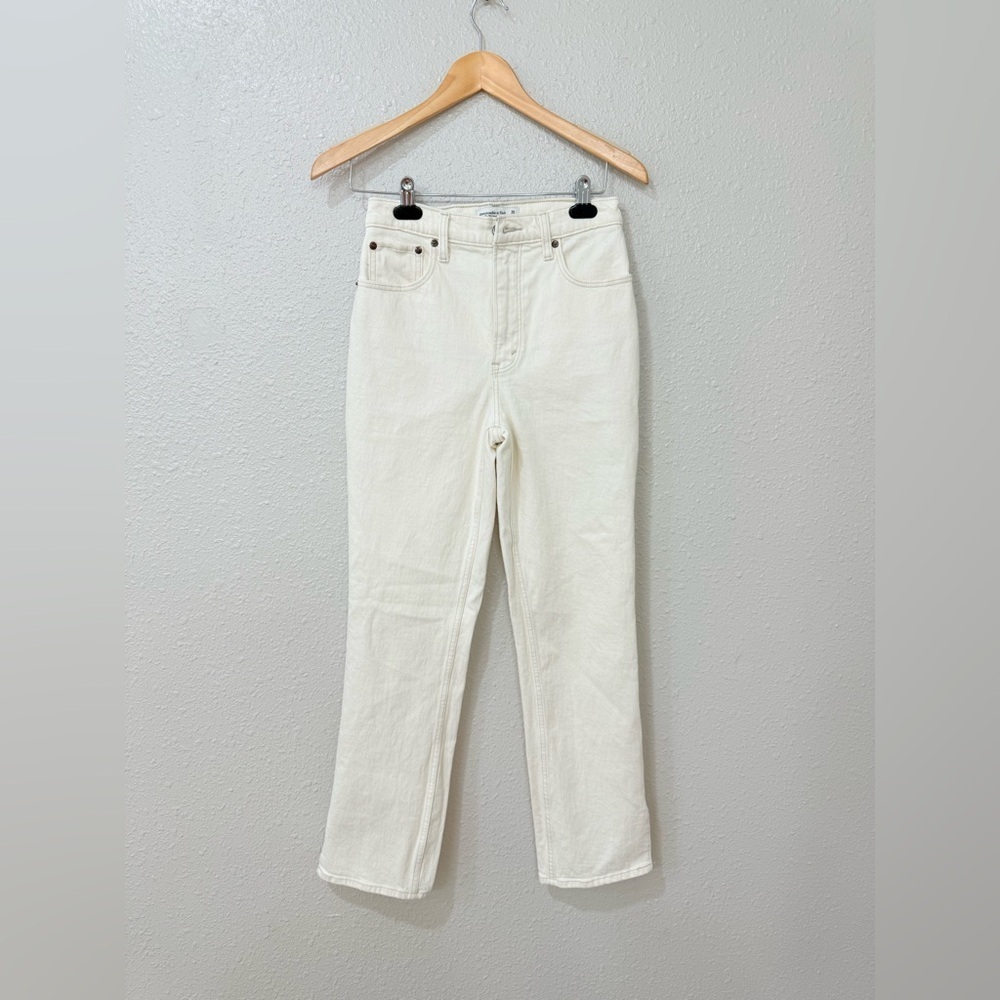 Abercrombie & Fitch The 90s Straight Ultra High Rise Jeans White Cream 26 2S